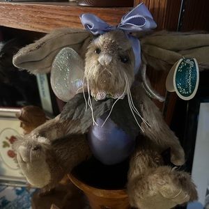 Adorable Pixie Flutterwing of the Bearington collection stuffed bear.